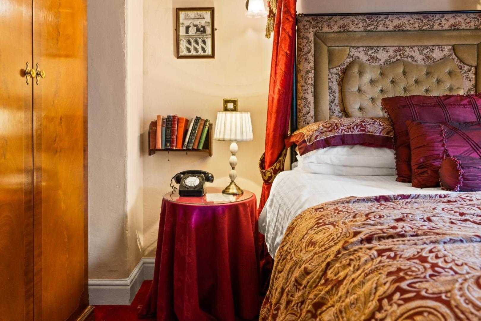 Two Bridges Hotel Ngoại thất bức ảnh